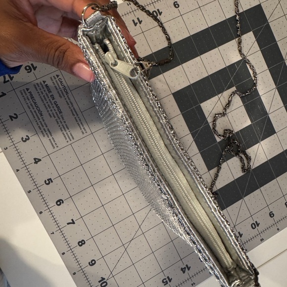 Vintage Silver Chain Mail Bag with Metal Shoulder Strap - Picture 4 of 4